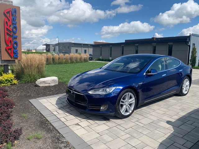 2015 Tesla Model S 85D, blau, 103.182 km, Import Kanada — Foto 1
