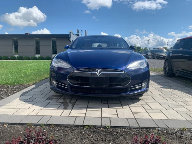 2015 Tesla Model S 85D, blau, 103.182 km, Import Kanada — Foto 2 z 5