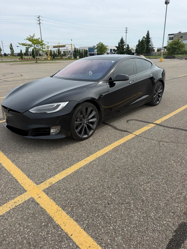 2017 Tesla Model S 100D, 143.000 km, Import Kanada — Foto 1