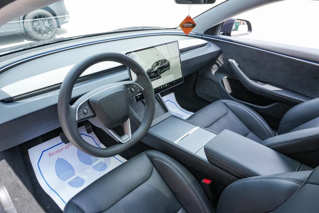 2024 Tesla Model 3 Long Range, grau, 92.451 km, Import Kanada — Foto 3 z 5