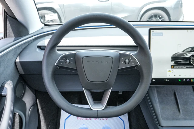 2024 Tesla Model 3 Long Range, grau, 92.451 km, Import Kanada — Foto 4 z 5