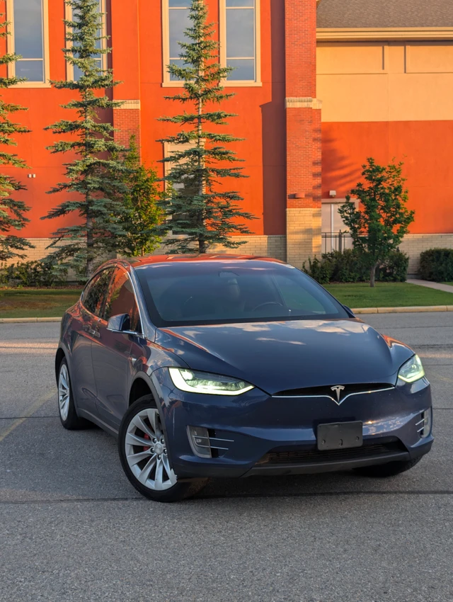 2020 Tesla Model X Performance, blau, 136.000 km, Import Kanada — Foto 2 z 5