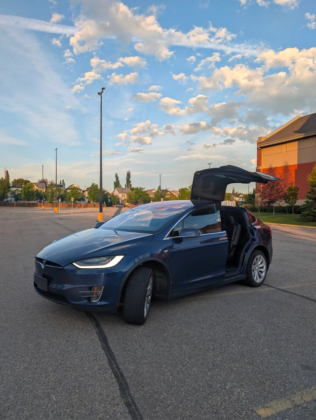 2020 Tesla Model X Performance, blau, 136.000 km, Import Kanada — Foto 5 z 5