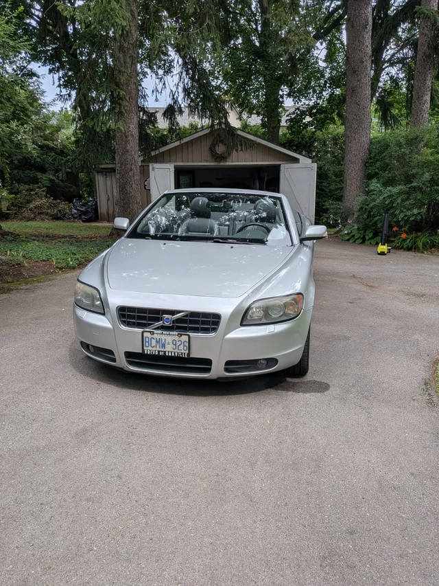 2007 Volvo C70, silber, 112.000 km, Import Kanada — Foto 1