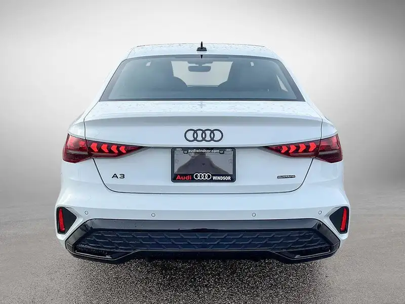 2026 Audi A3 Progressiv, weiß, 14 km, Import Kanada — Foto 6 z 12
