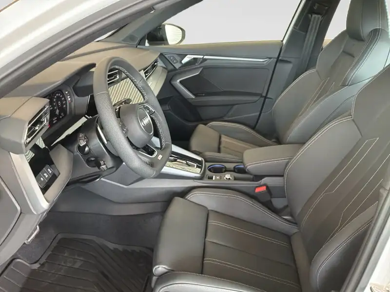 2026 Audi A3 Progressiv, weiß, 90 km, Import Kanada — Foto 10 z 12