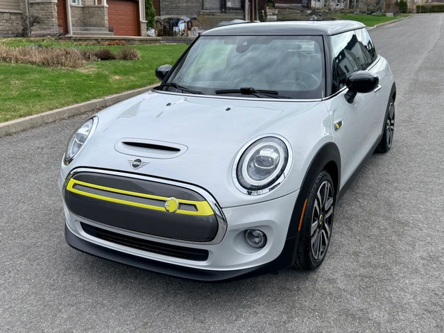 2021 MINI Minicps Electrique, grau, 56.000 km, Import Kanada — Foto 1