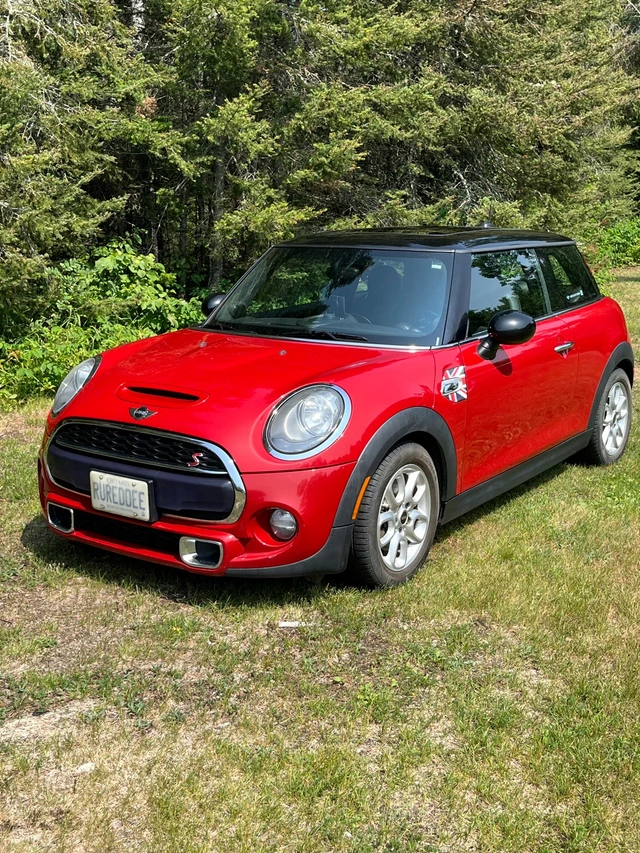 2016 MINI Minicps, rot, 93.000 km, Import Kanada — Foto 1