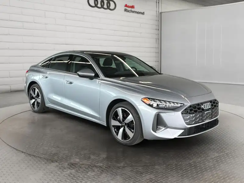 2026 Audi A5 Progressiv, silber, 90 km, Import Kanada — Foto 3 z 12