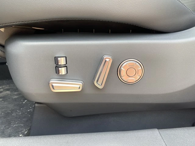 2026 Lincoln Nautilus Reserve, rot, 15 km, Import Kanada — Foto 8 z 20