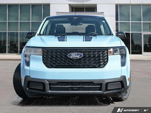 2026 Ford Maverick XLT, blau, 17 km, Import Kanada — Foto 2 z 19