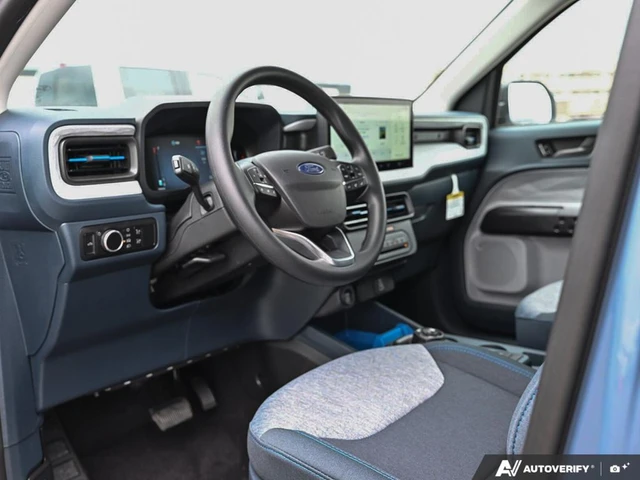 2026 Ford Maverick XLT, grau, 12 km, Import Kanada — Foto 13 z 19