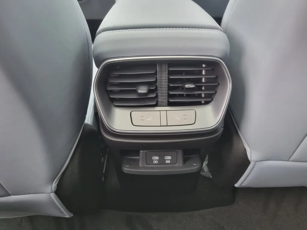 2026 BYD Sealion 7, 1 km, Österreich — Foto 16 z 17