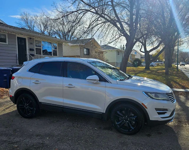 2015 Lincoln Mkc, weiß, 196.500 km, Import Kanada — Foto 1 z 5 2015 Lincoln Mkc, weiß, 196.500 km, Import Kanada — Foto 1 z 5