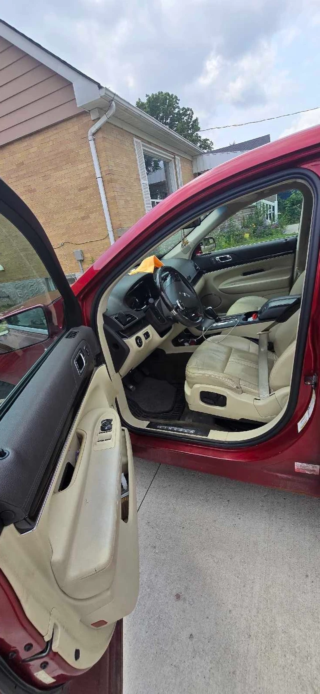2013 Lincoln Mkt, rot, 222.000 km, Import Kanada — Foto 3 z 5