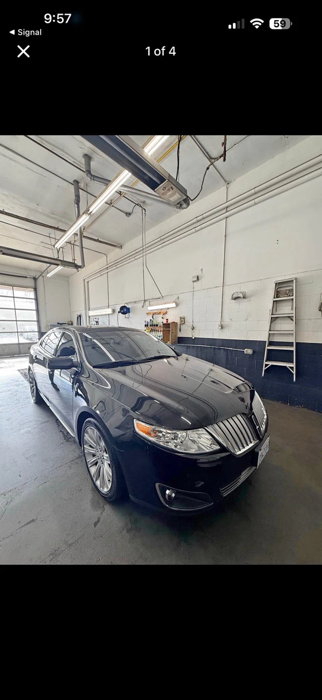 2011 Lincoln Mks, 177.000 km, Import Kanada — Foto 1