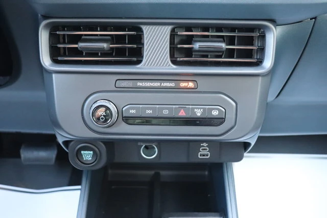 2026 Ford Maverick XLT, weiß, 27 km, Import Kanada — Foto 16 z 20