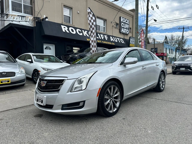 2017 Cadillac Xts Other, silber, 95.474 km, Import Kanada — Foto 1