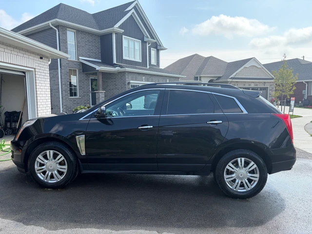 2015 Cadillac Srx, 172.000 km, Import Kanada — Foto 1