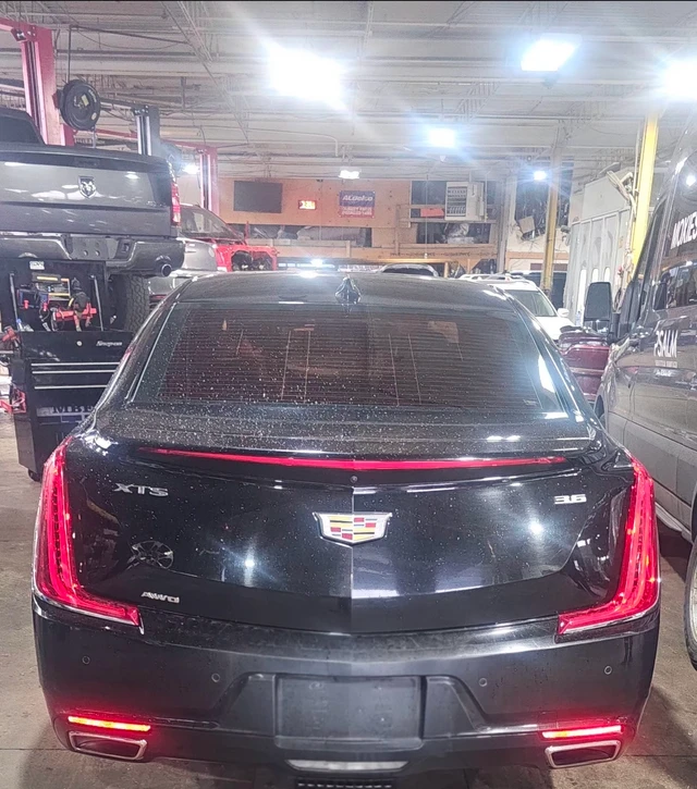 2019 Cadillac Xts, schwarz, 315.000 km, Import Kanada — Foto 2 z 5