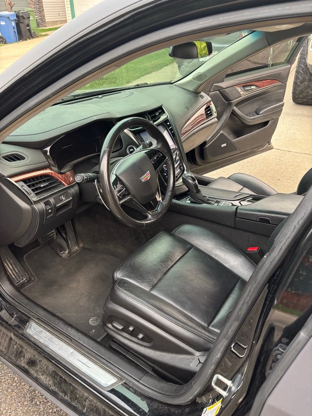 2015 Cadillac Cts, 141.000 km, Import Kanada — Foto 4 z 5