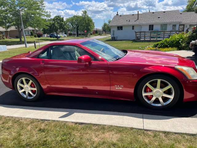 2005 Cadillac Xlr V, rot, 117.000 km, Import Kanada — Foto 3 z 5