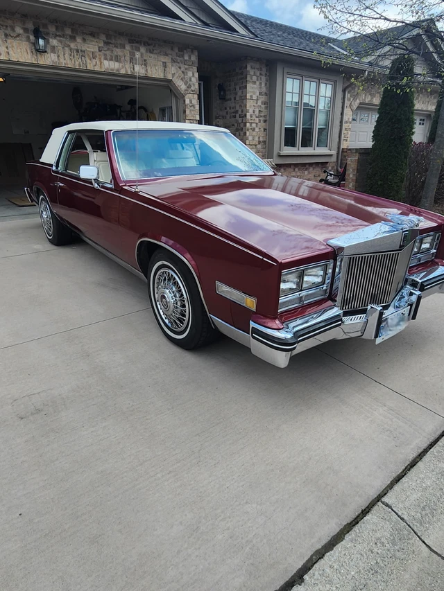 1985 Cadillac Eldorado, rot, 131.000 km, Import Kanada — Foto 1 z 5 1985 Cadillac Eldorado, rot, 131.000 km, Import Kanada — Foto 1 z 5