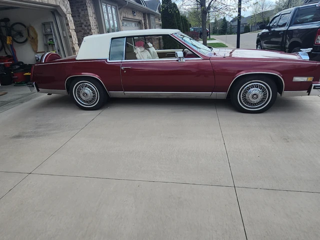 1985 Cadillac Eldorado, rot, 131.000 km, Import Kanada — Foto 2 z 5
