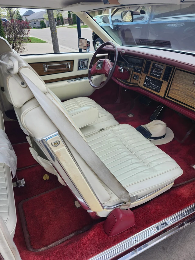1985 Cadillac Eldorado, rot, 131.000 km, Import Kanada — Foto 5 z 5