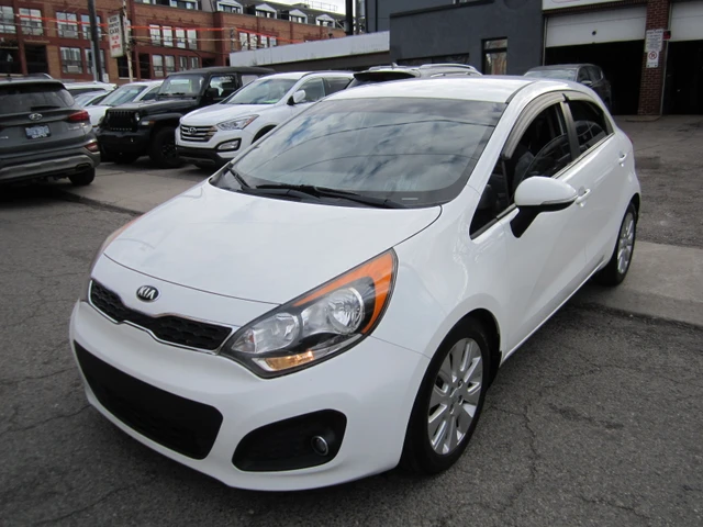 2015 Kia Rio, weiß, 95.443 km, Import Kanada — Foto 1