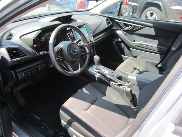 2018 Subaru Impreza Convenience, silber, 123.443 km, Import Kanada — Foto 5 z 5