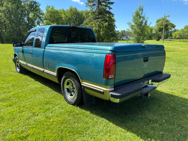 1998 GMC Ck1500 SLE, blau, 294.244 km, Import Kanada — Foto 3 z 5