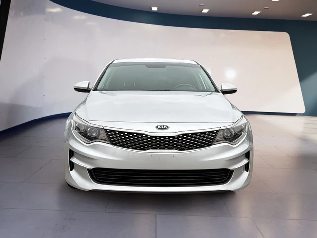 2018 Kia Optima LX, grau, 91.988 km, Import Kanada — Foto 2 z 5