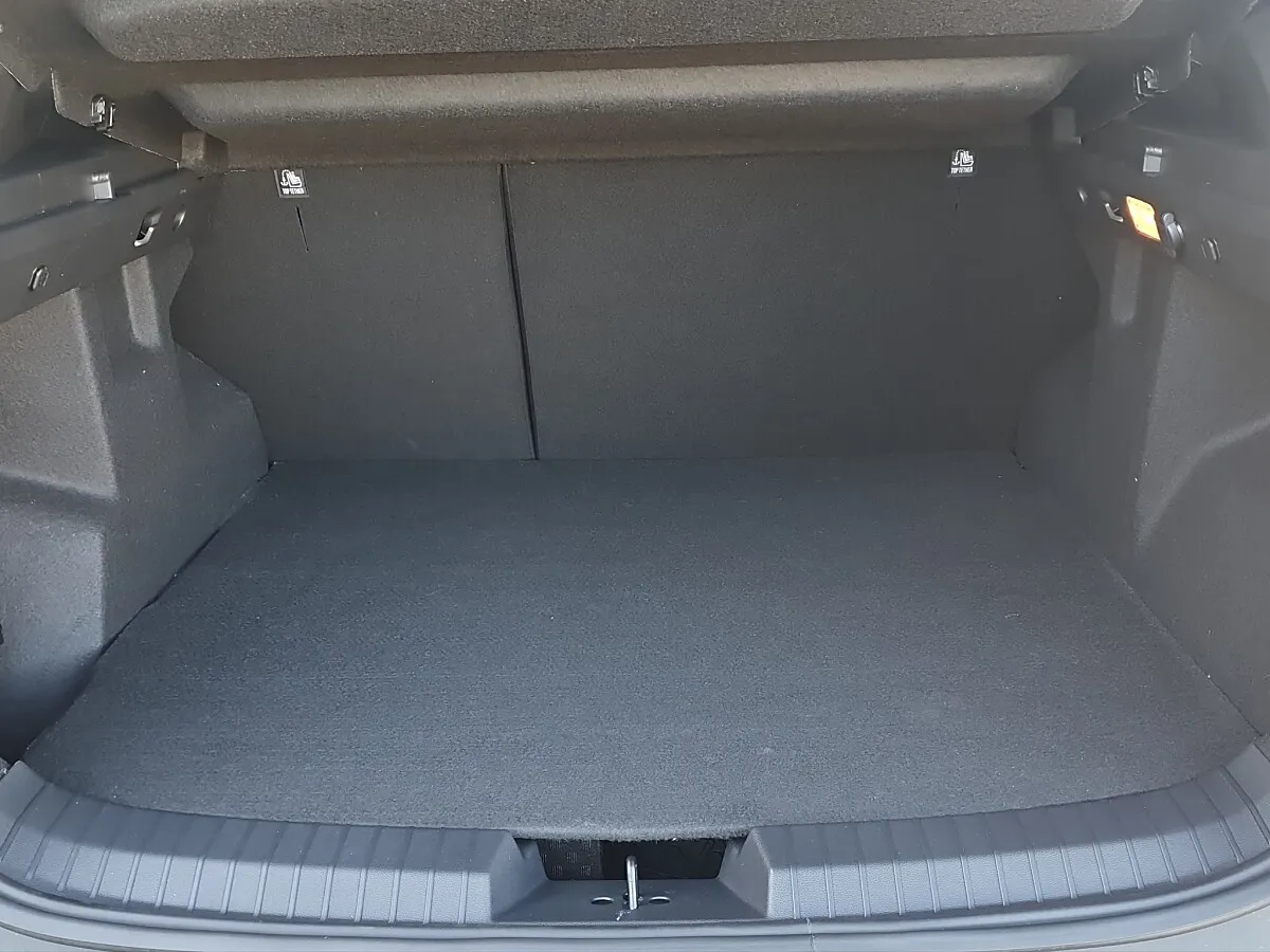 2026 Dacia Duster, 50 km, Österreich — Foto 13 z 19