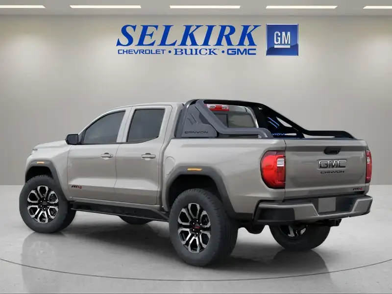 2026 GMC Canyon AT4, Coastal Dune, 0 km, Import Kanada — Foto 3 z 12