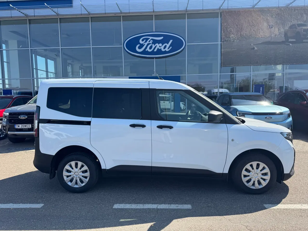 2026 Ford Courier, 1 km, Rumänien — Foto 3 z 13