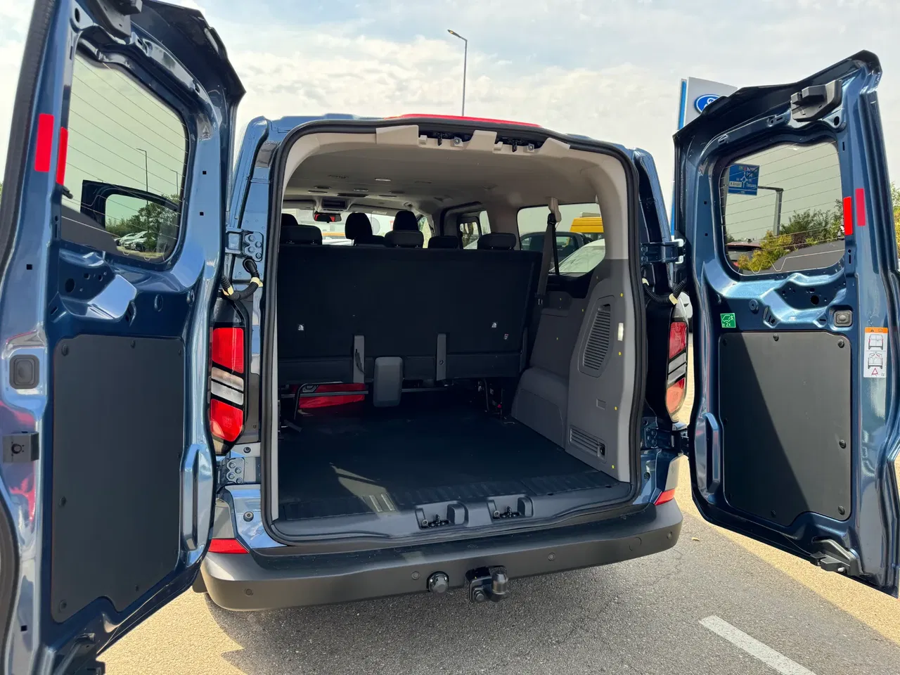 2026 Ford Transit Custom, 1 km, Rumänien — Foto 10 z 22
