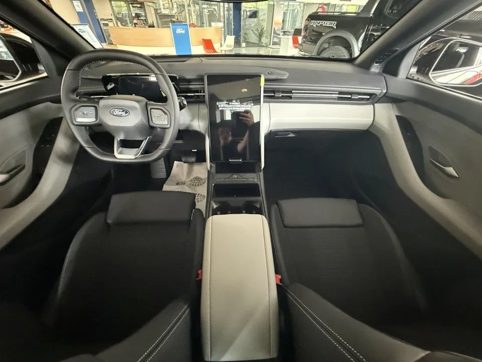 2026 Ford Explorer, 1 km, Rumänien — Foto 11 z 20
