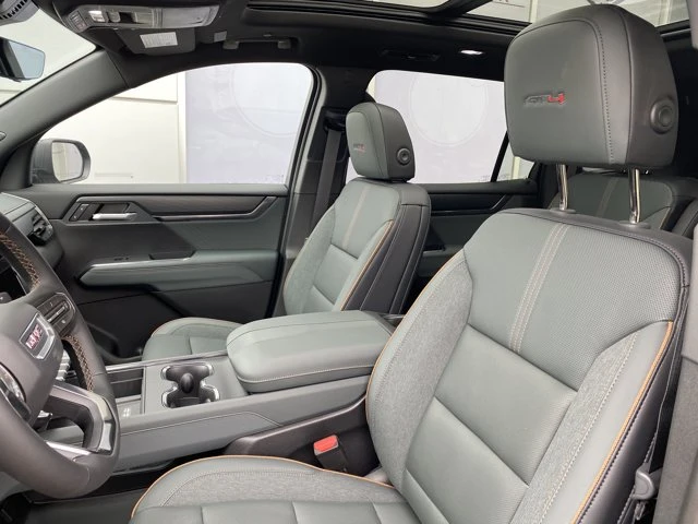 2026 GMC Acadia AT4, schwarz, 3 km, Import Kanada — Foto 13 z 20