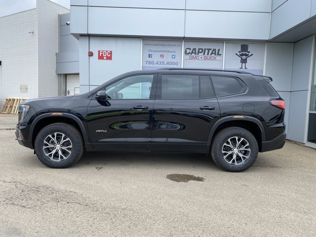 2026 GMC Acadia AT4, schwarz, 3 km, Import Kanada — Foto 3 z 20