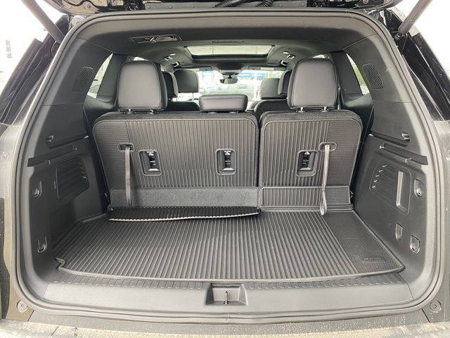 2026 GMC Acadia AT4, schwarz, 3 km, Import Kanada — Foto 6 z 20