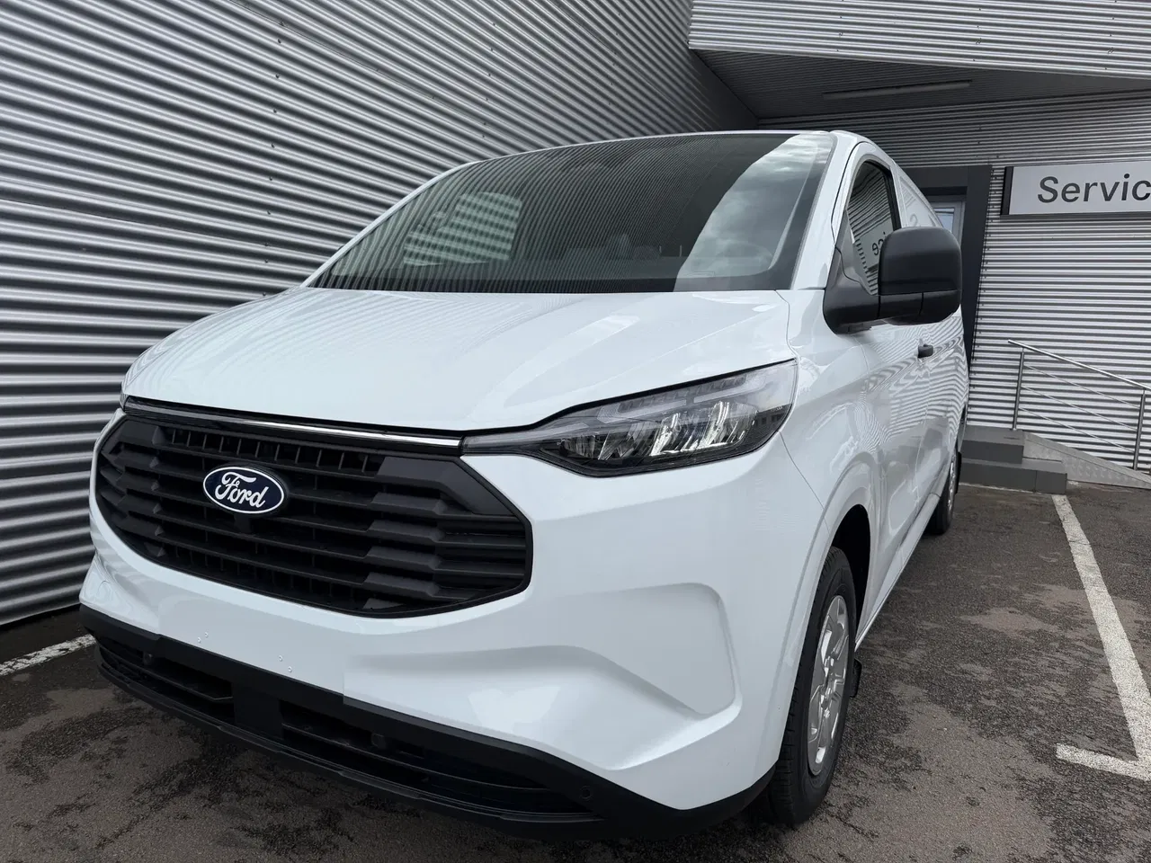2026 Ford Transit Custom, 1 km, Rumänien — Foto 10 z 17