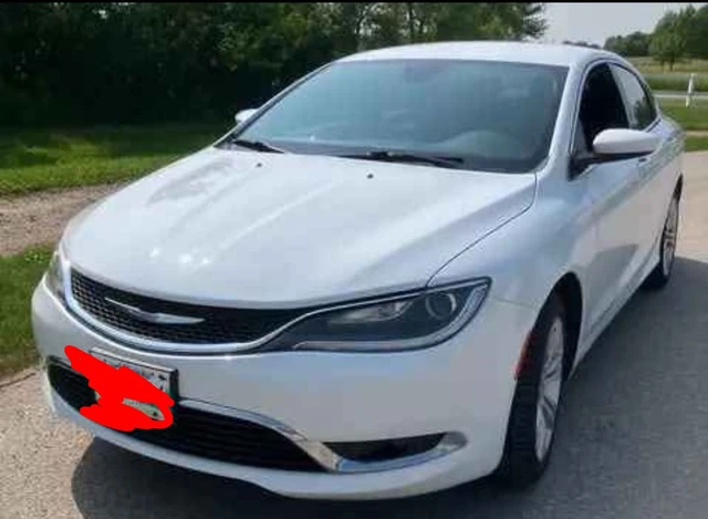 2016 Chrysler 200 Limited, weiß, 115.200 km, Import Kanada — Foto 1