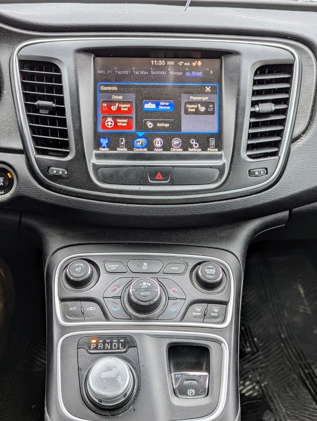 2016 Chrysler 200 Limited, weiß, 115.200 km, Import Kanada — Foto 3 z 5