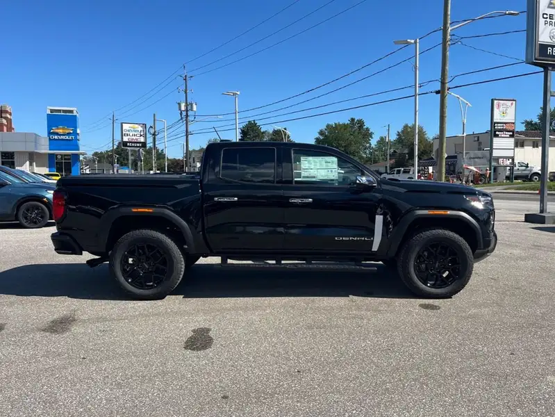 2026 GMC Canyon Denali, schwarz, 0 km, Import Kanada — Foto 4 z 12