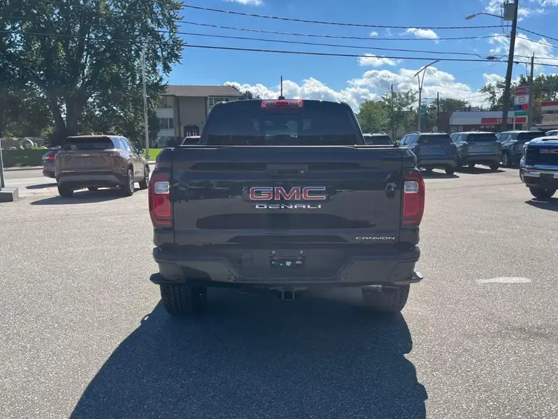 2026 GMC Canyon Denali, schwarz, 0 km, Import Kanada — Foto 6 z 12
