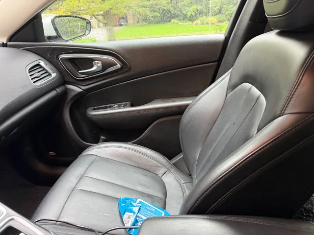 2015 Chrysler 200Series, weiß, 59.769 km, Import Kanada — Foto 5 z 5