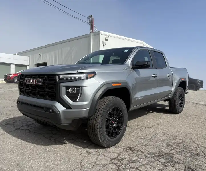 2026 GMC Canyon 4WD CREW CAB ELEVATION SHORT BOX, silber, 0 km, Import Kanada — Foto 1