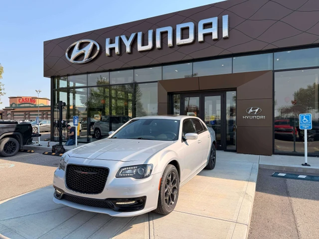 2022 Chrysler 300 300S, silber, 106.416 km, Import Kanada — Foto 1