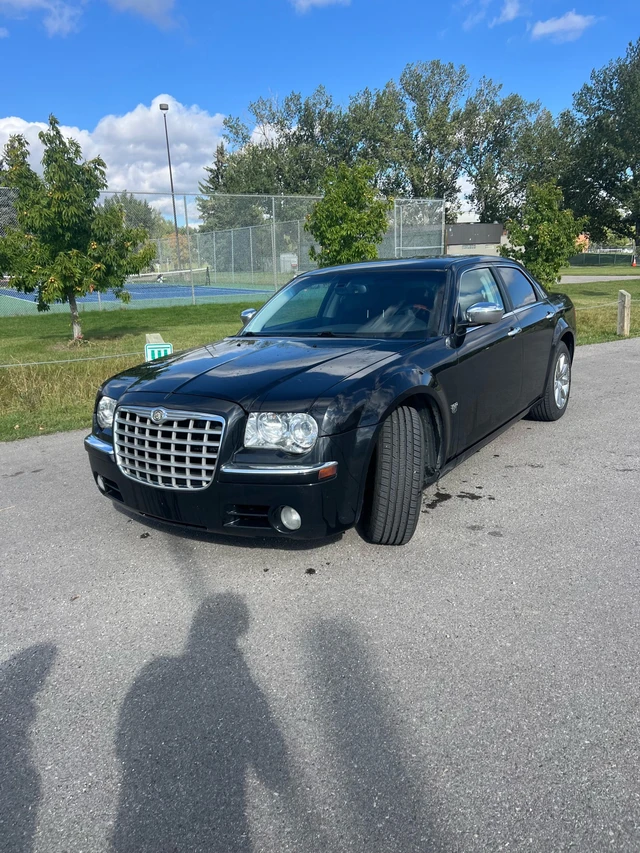 2009 Chrysler 300, schwarz, 120.200 km, Import Kanada — Foto 1